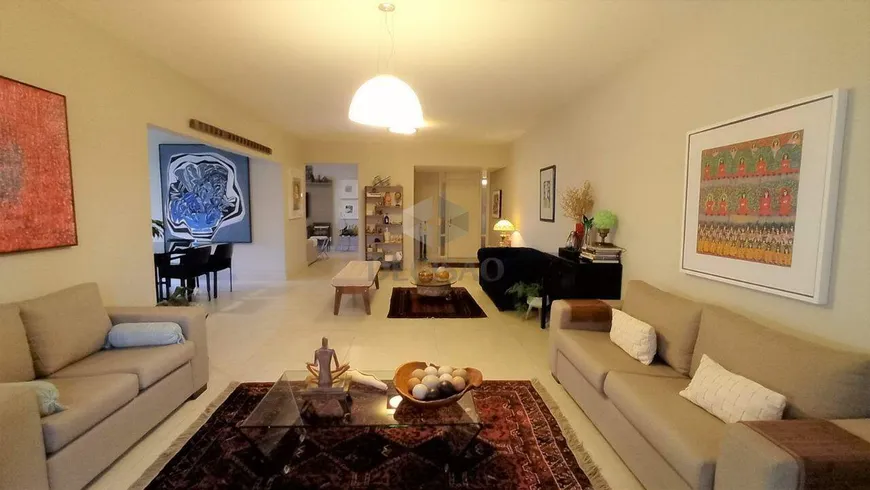 Foto 1 de Apartamento com 4 Quartos à venda, 286m² em Santo Antônio, Belo Horizonte