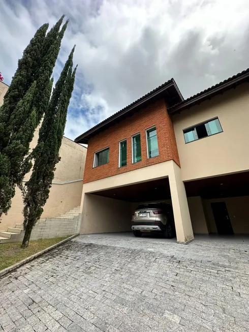 Foto 1 de Casa com 4 Quartos para alugar, 350m² em Parque dos Príncipes, São Paulo