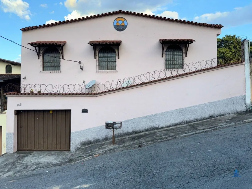 Foto 1 de Casa com 4 Quartos à venda, 240m² em Guadalajara, Ribeirão das Neves