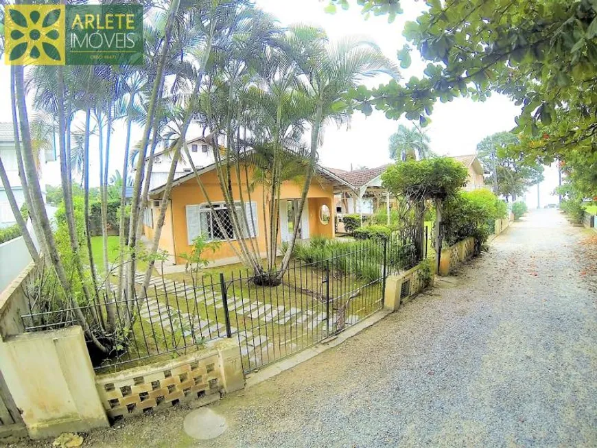 Foto 1 de Casa com 2 Quartos para alugar, 120m² em Centro, Porto Belo