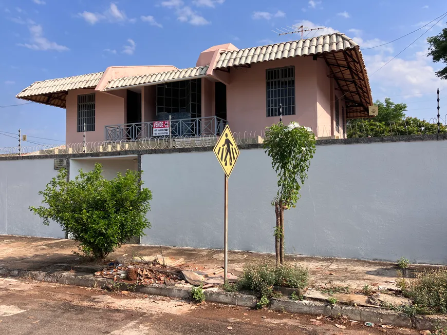 Foto 1 de Casa com 4 Quartos à venda, 450m² em Plano Diretor Norte, Palmas