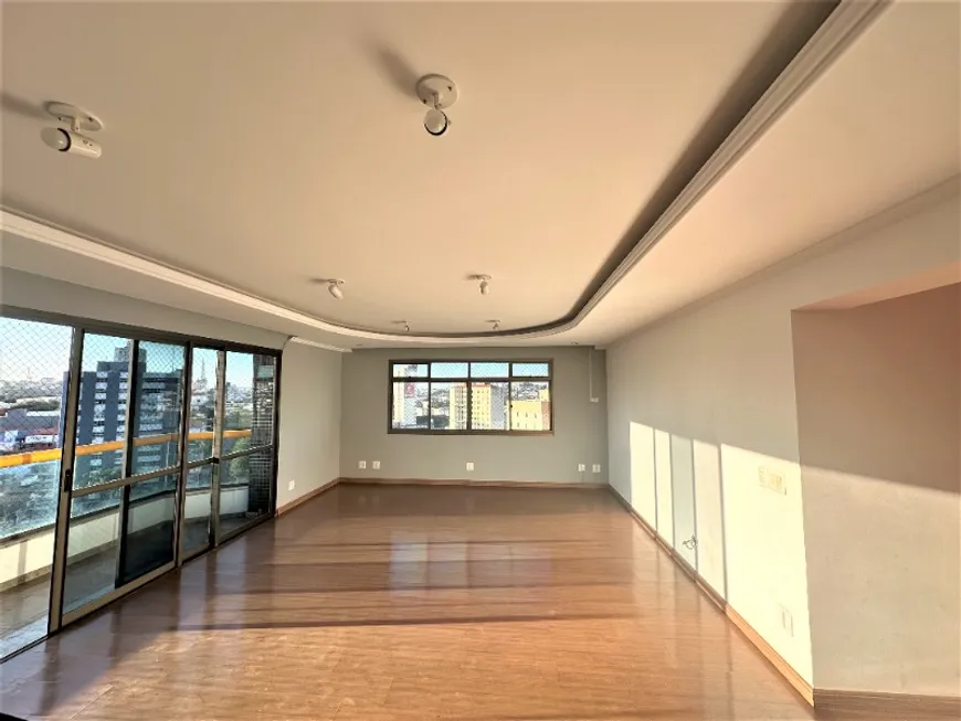 Foto 1 de Apartamento com 3 Quartos à venda, 250m² em Vila Pavan, Americana