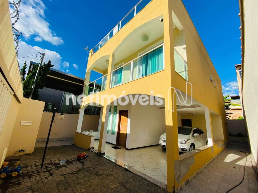 Foto 1 de Casa com 3 Quartos à venda, 205m² em Vitória, Belo Horizonte