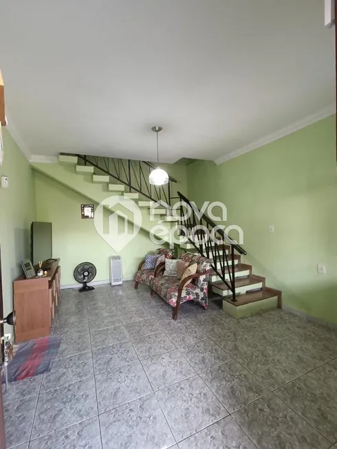 Foto 1 de Casa com 4 Quartos à venda, 334m² em Cascadura, Rio de Janeiro