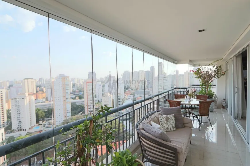 Foto 1 de Apartamento com 3 Quartos à venda, 216m² em Chácara Klabin, São Paulo