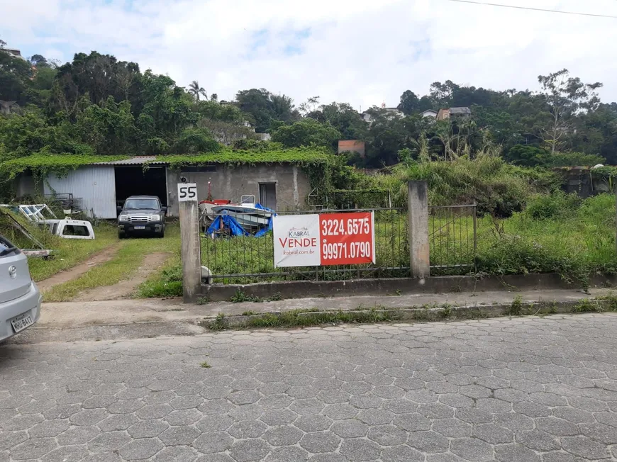 Foto 1 de Lote/Terreno à venda, 961m² em Sambaqui, Florianópolis