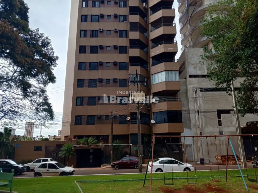 Foto 1 de Apartamento com 4 Quartos à venda, 228m² em Centro, Cascavel