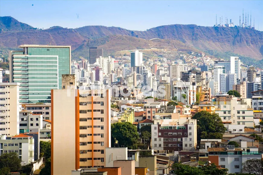 Foto 1 de Apartamento com 4 Quartos à venda, 114m² em Sagrada Família, Belo Horizonte