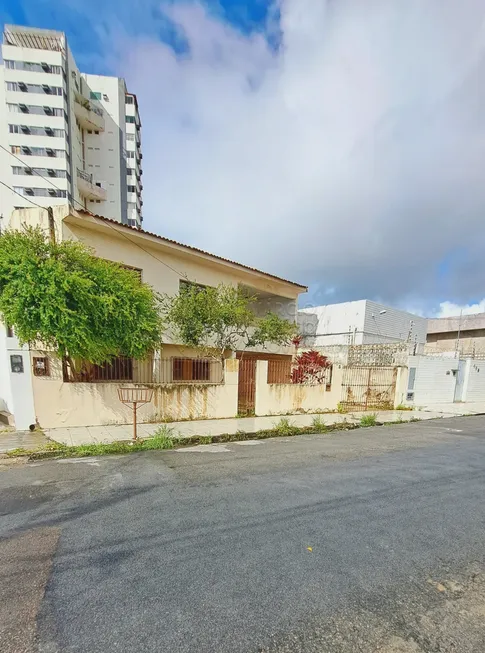Foto 1 de Casa com 5 Quartos à venda, 458m² em Farol, Maceió