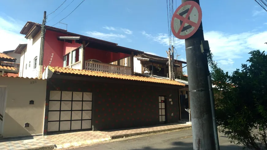 Foto 1 de Sobrado com 3 Quartos à venda, 180m² em Jardim Terras de Sao Joao, Jacareí