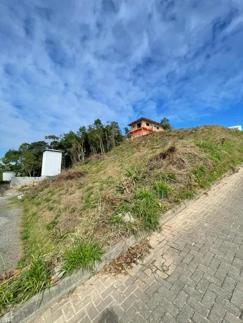 Foto 1 de Lote/Terreno à venda, 712m² em Floresta, Joinville
