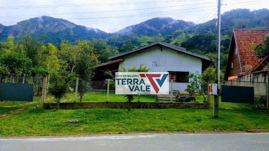 Foto 1 de Casa com 3 Quartos à venda, 300m² em Estrada do Paiol Grande, São Bento do Sapucaí