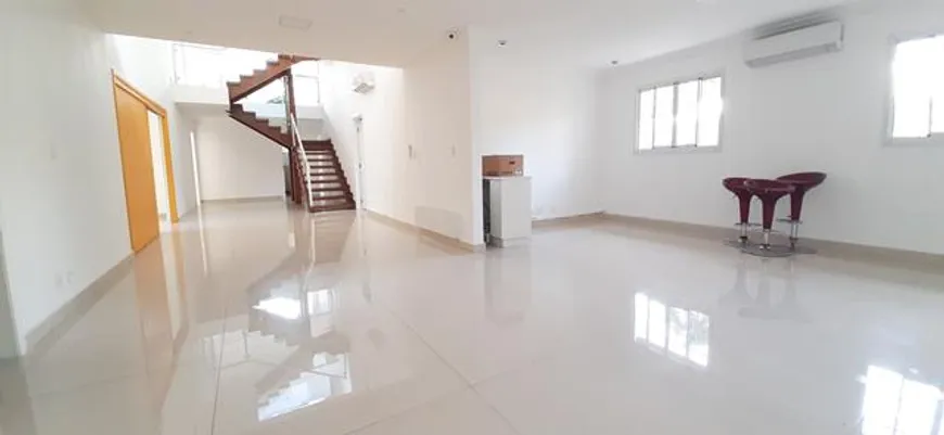 Foto 1 de Casa de Condomínio com 4 Quartos à venda, 500m² em Vila Pirajussara, São Paulo
