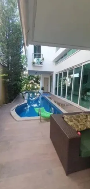 Foto 1 de Casa com 1 Quarto à venda, 250m² em Flores, Manaus