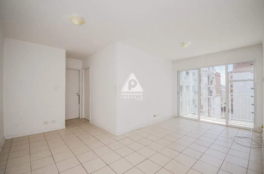 Foto 1 de Apartamento com 2 Quartos à venda, 60m² em Centro, Rio de Janeiro