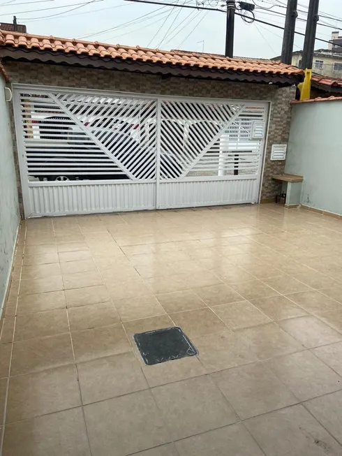 Foto 1 de Casa com 2 Quartos à venda, 93m² em Vila Tupi, Praia Grande