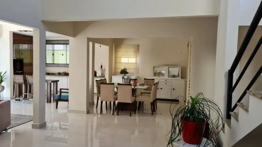 Foto 1 de Casa com 3 Quartos à venda, 226m² em Esperanca, Londrina