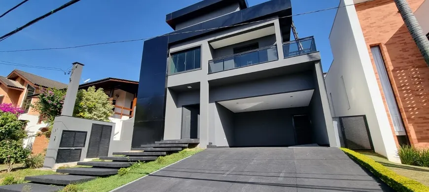 Foto 1 de Casa de Condomínio com 4 Quartos à venda, 400m² em Residencial Quatro, Santana de Parnaíba