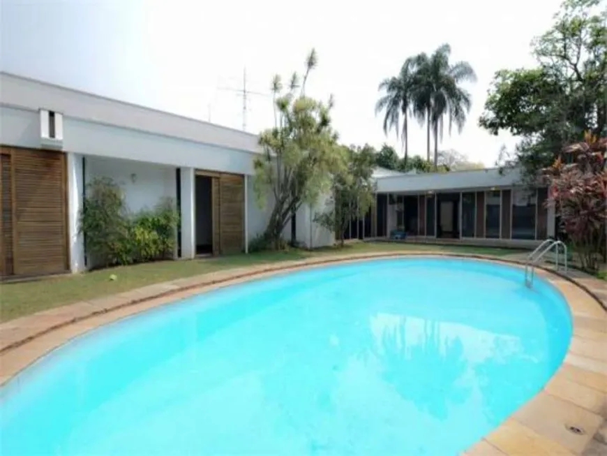 Foto 1 de Sobrado com 4 Quartos à venda, 600m² em Campo Belo, São Paulo