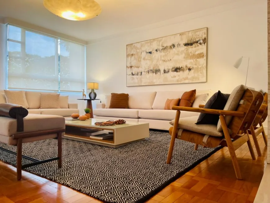 Foto 1 de Apartamento com 3 Quartos à venda, 220m² em Bela Vista, São Paulo