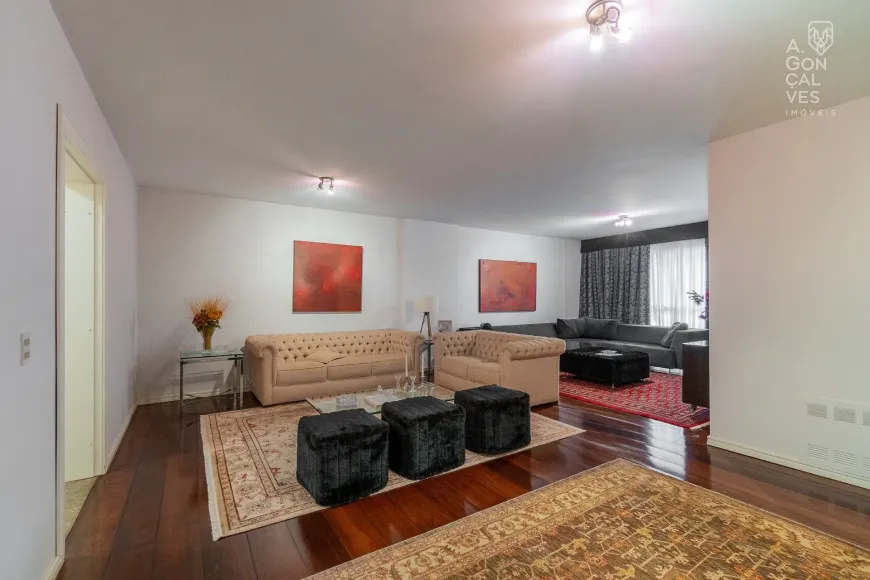 Foto 1 de Apartamento com 4 Quartos à venda, 252m² em Água Verde, Curitiba