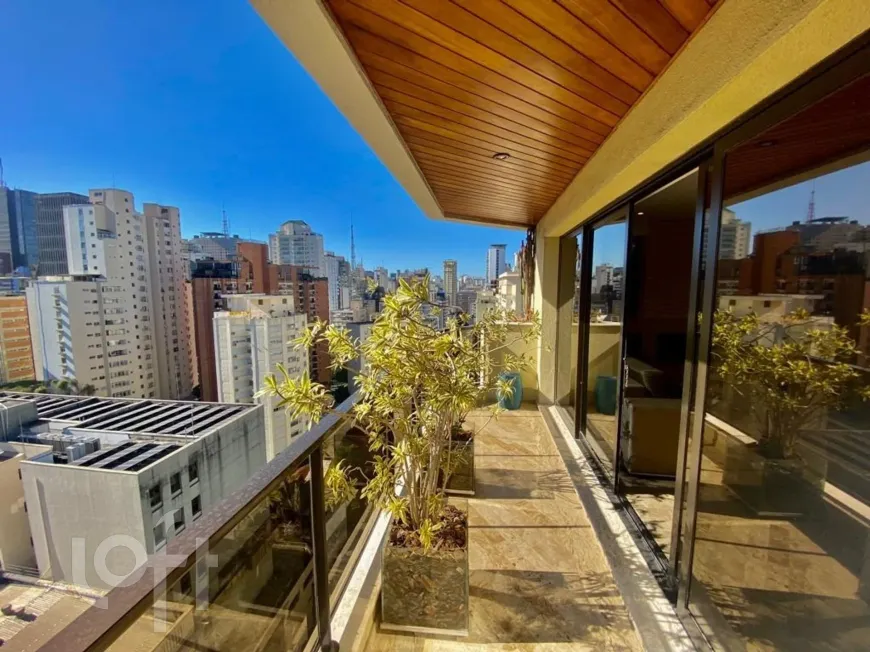 Foto 1 de Apartamento com 3 Quartos à venda, 225m² em Jardim América, São Paulo