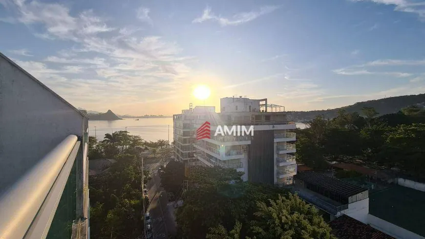 Foto 1 de Cobertura com 3 Quartos à venda, 182m² em Charitas, Niterói