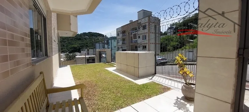 Foto 1 de Apartamento com 2 Quartos à venda, 54m² em Forquilhinhas, São José