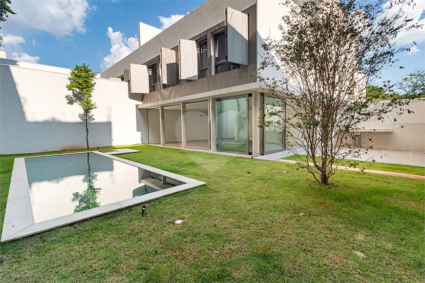 Foto 1 de Casa de Condomínio com 3 Quartos à venda, 530m² em Alto de Pinheiros, São Paulo
