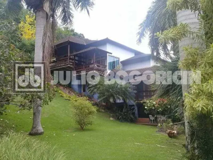 Foto 1 de Casa de Condomínio com 3 Quartos à venda, 520m² em Engenho do Mato, Niterói