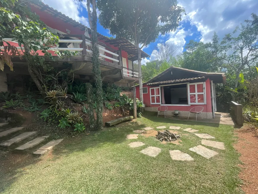 Foto 1 de Casa com 4 Quartos para alugar, 500m² em Pedro do Rio, Petrópolis