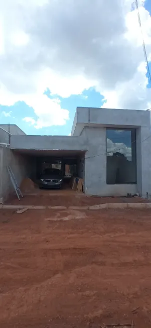 Foto 1 de Casa com 3 Quartos à venda, 200m² em Taguatinga Norte, Brasília