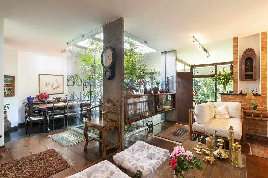 Foto 1 de Casa com 4 Quartos à venda, 400m² em Morumbi, São Paulo
