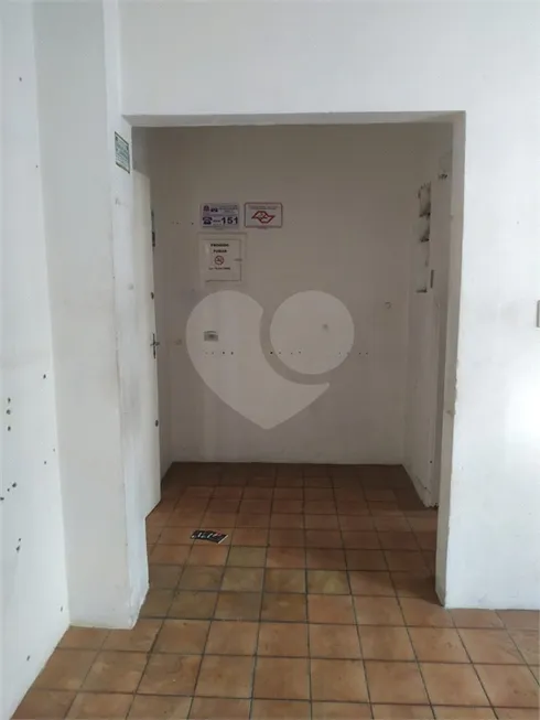 Foto 1 de com 1 Quarto para alugar, 30m² em Santa Cecília, São Paulo