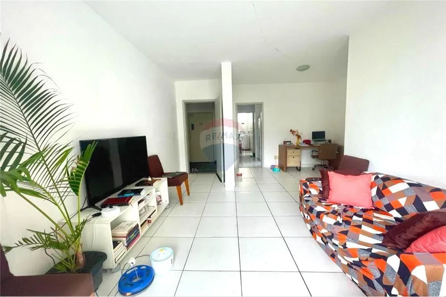 Foto 1 de Apartamento com 2 Quartos à venda, 78m² em Costa Azul, Salvador