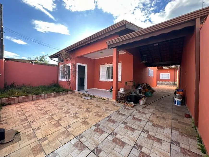 Foto 1 de Casa com 3 Quartos à venda, 140m² em Balneário Gaivota, Itanhaém