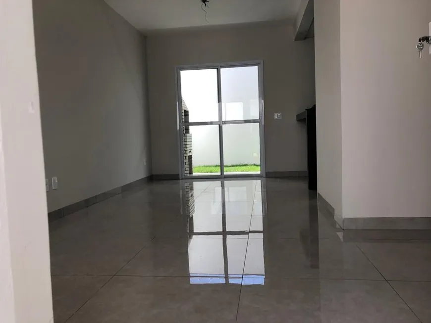 Foto 1 de Sobrado com 2 Quartos à venda, 79m² em Novo Mundo, Uberlândia