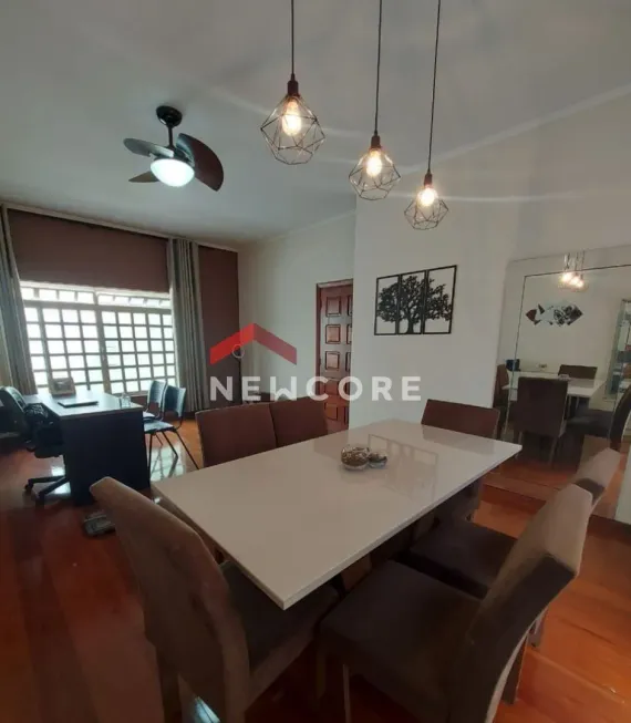 Foto 1 de Casa com 5 Quartos à venda, 229m² em Jardim Maria Rosa, Franca