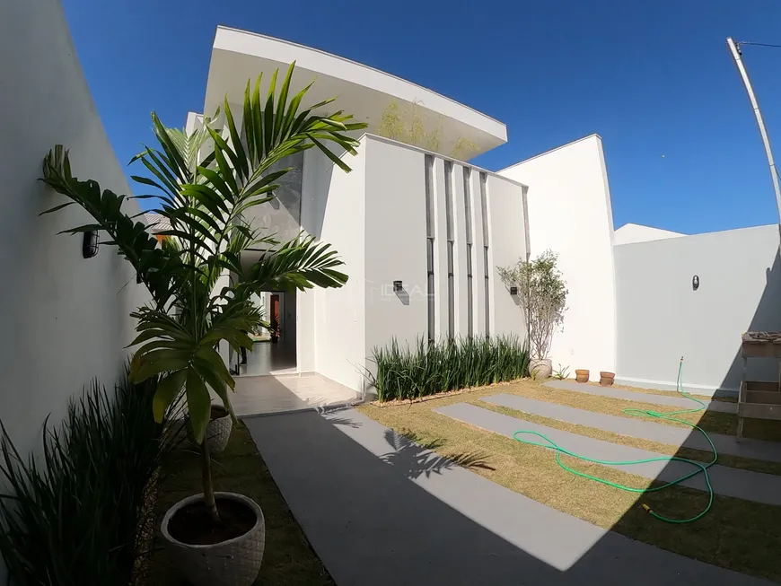 Foto 1 de Casa com 3 Quartos à venda, 150m² em Parque São Benedito, Campos dos Goytacazes