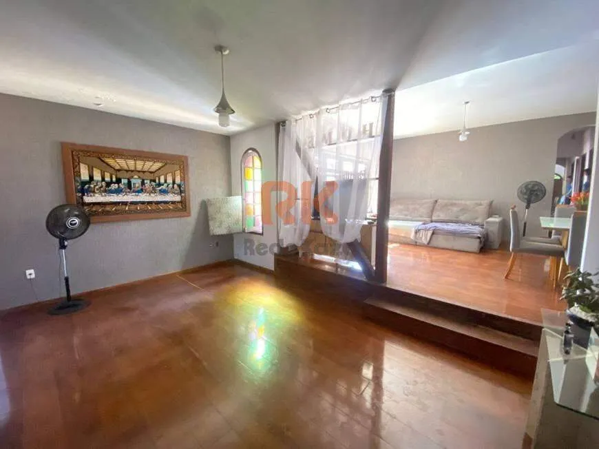 Foto 1 de Casa com 5 Quartos à venda, 264m² em Paquetá, Belo Horizonte