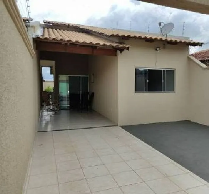 Foto 1 de Casa com 3 Quartos à venda, 76m² em Itaperi, Fortaleza