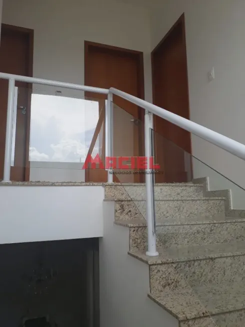 Foto 1 de Casa com 4 Quartos à venda, 210m² em Vila Branca, Jacareí