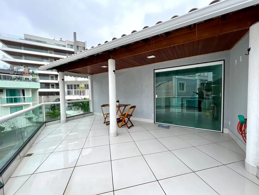 Foto 1 de Casa de Condomínio com 3 Quartos para alugar, 200m² em Barra da Tijuca, Rio de Janeiro