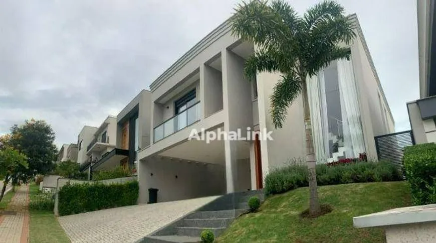 Foto 1 de Casa de Condomínio com 4 Quartos à venda, 357m² em Alphaville, Santana de Parnaíba