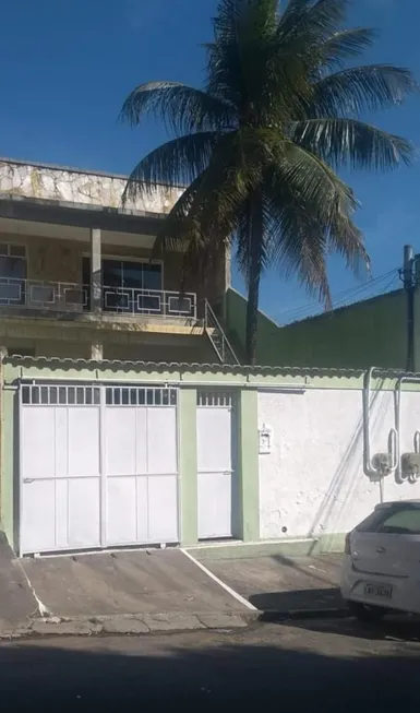 Foto 1 de Casa com 5 Quartos à venda, 160m² em Centro, Duque de Caxias