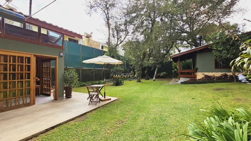 Foto 1 de Casa com 3 Quartos à venda, 220m² em Santa Felicidade, Curitiba