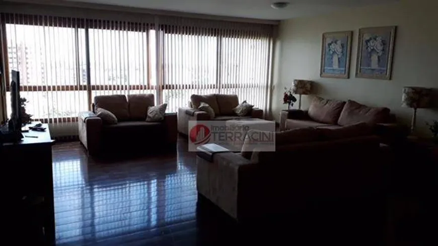 Foto 1 de Apartamento com 2 Quartos para alugar, 145m² em Moinhos de Vento, Porto Alegre