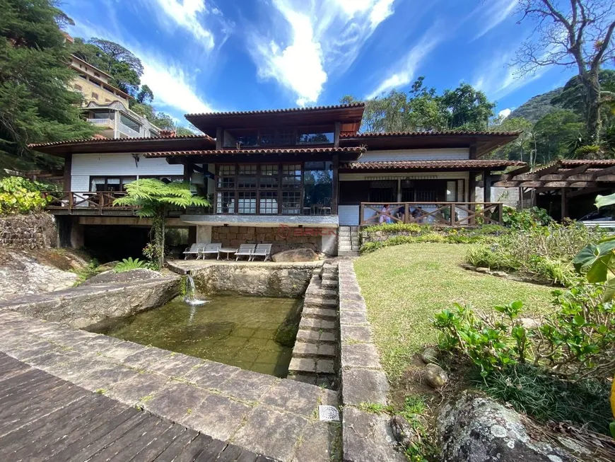 Foto 1 de Casa com 3 Quartos à venda, 300m² em Parque do Ingá, Teresópolis