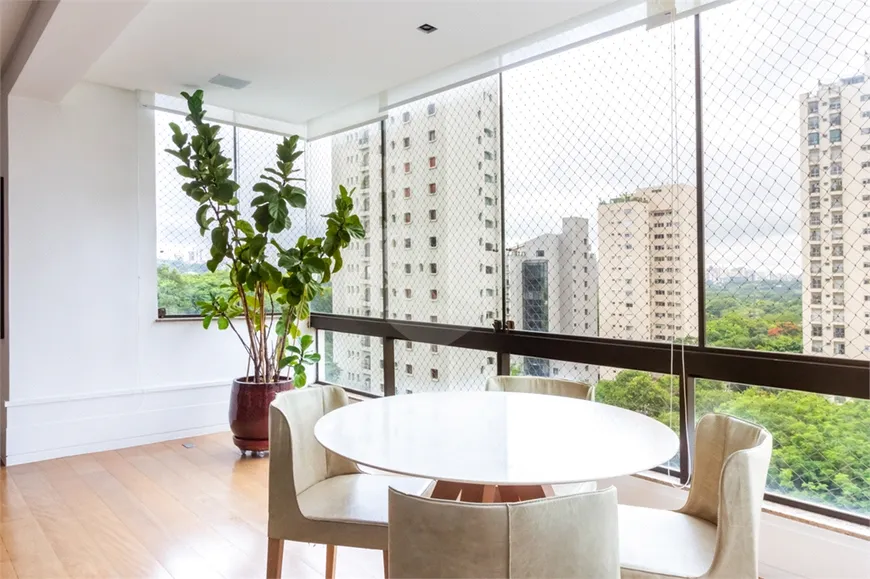 Foto 1 de Apartamento com 3 Quartos à venda, 273m² em Alto de Pinheiros, São Paulo