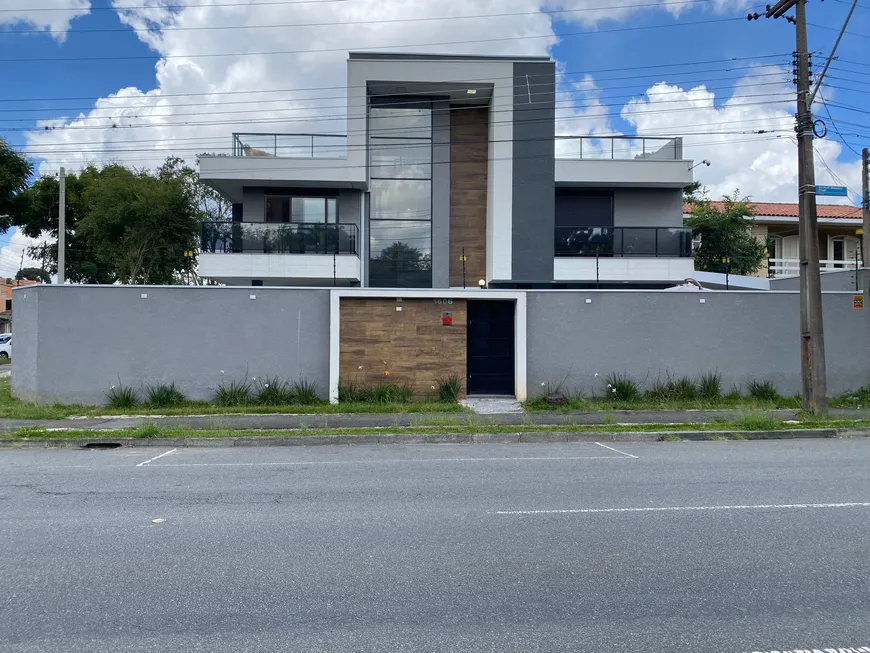 Foto 1 de Sobrado com 3 Quartos à venda, 193m² em Cajuru, Curitiba